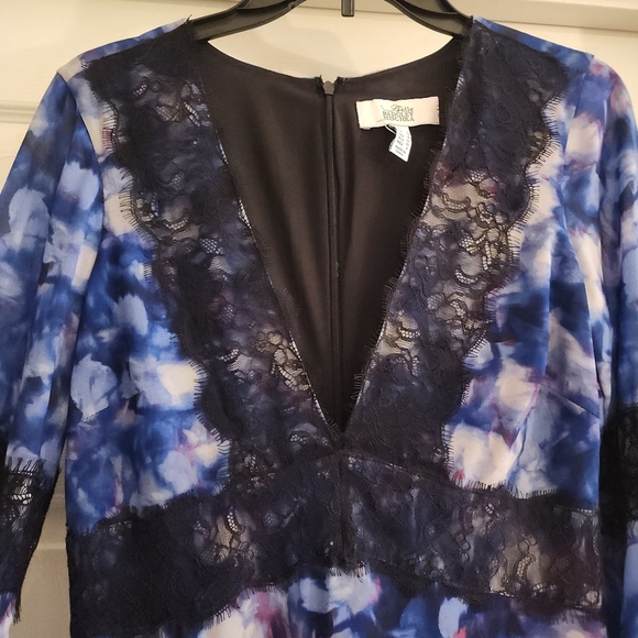 Badgely Mischka Deep V Maxi Dress- 6 - Picture 4 of 16